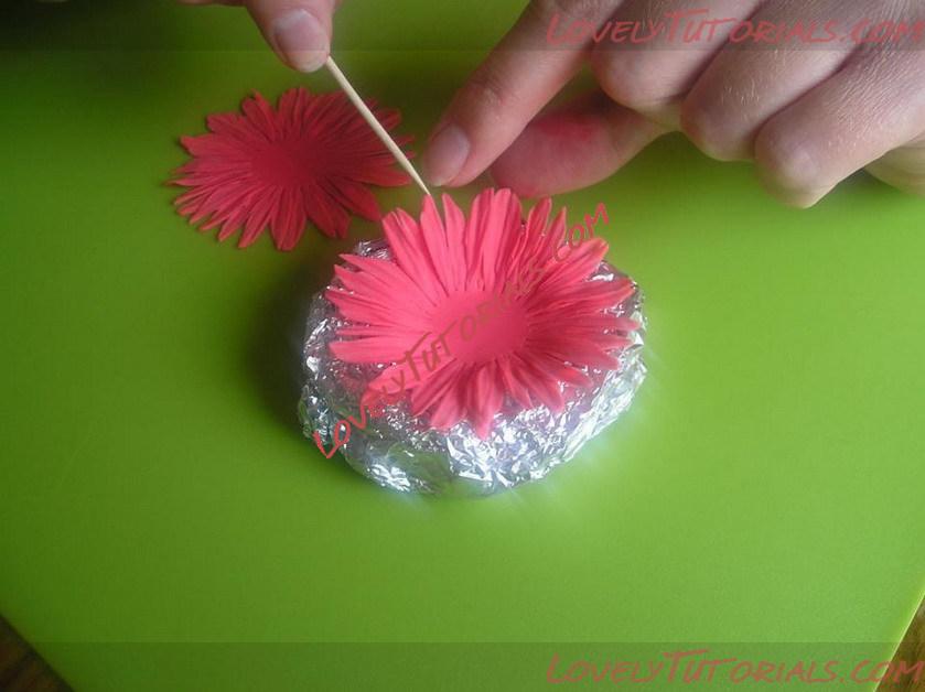 Название: gumpaste gerbera flower tutorial 12.jpg
Просмотров: 0

Размер: 82.4 Кб